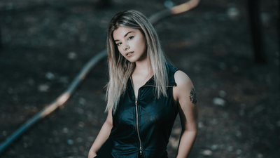 Rochii corset în stil victorian – romantism și eleganță în variantă gotică