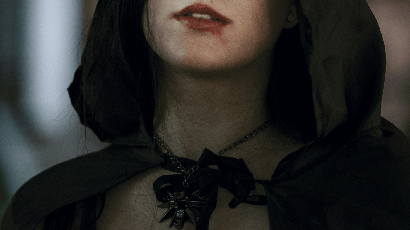 Kurtki gotyckie z kapturem – styl i funkcjonalność na chłodne dni - Castle Gothic