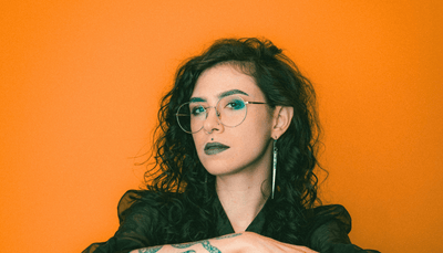 Paltoane gotice de damă – eleganță întunecată pentru iarnă