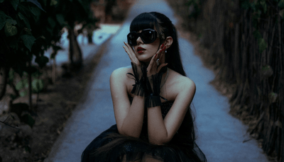 Pantaloni gotici de damă – exprimă-ți personalitatea